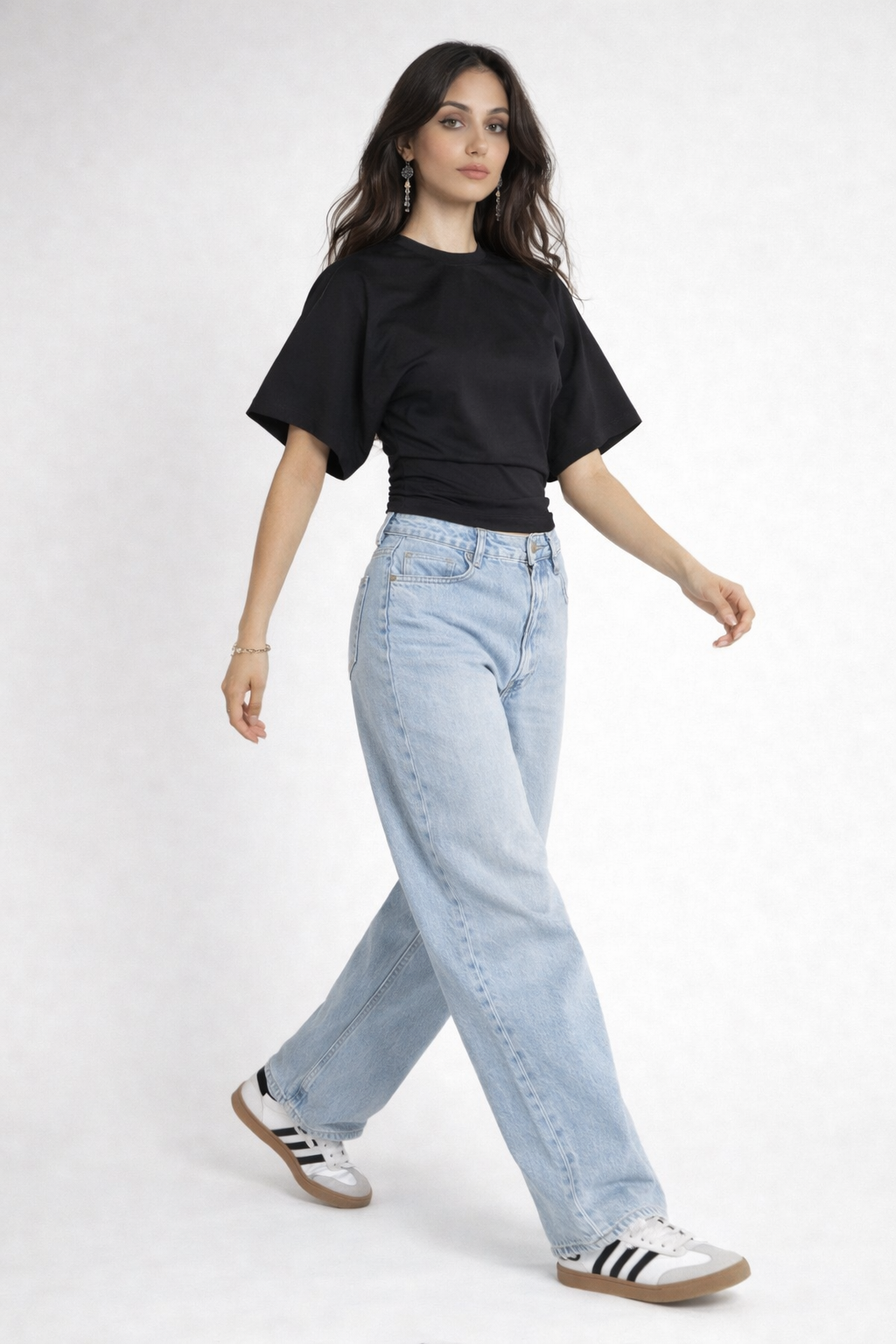 Black fitted T-shirt